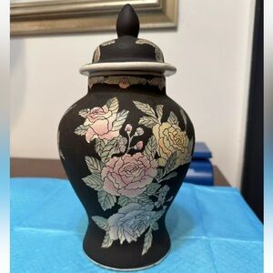 WBI Hand Painted Floral Chinese Porcelain Lidded Ginger Jar Vase 11”